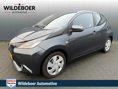 Toyota Aygo 1.0 VVT-i x-play 5 Drs + NAVIGATIE + AIRCO + CAMERA + ELEK RAMEN