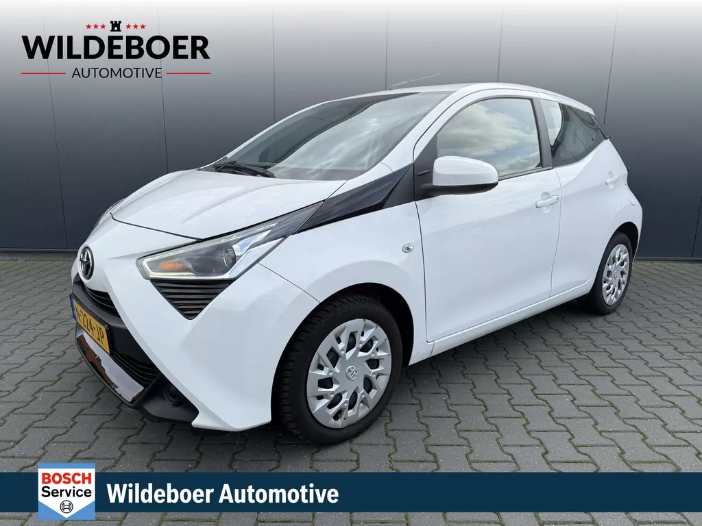 Toyota Aygo 1.0 VVT-i x-Play NAVIGATIE + CAMERA + AIRCO + ELEK RAMEN + LED + 5 DRS